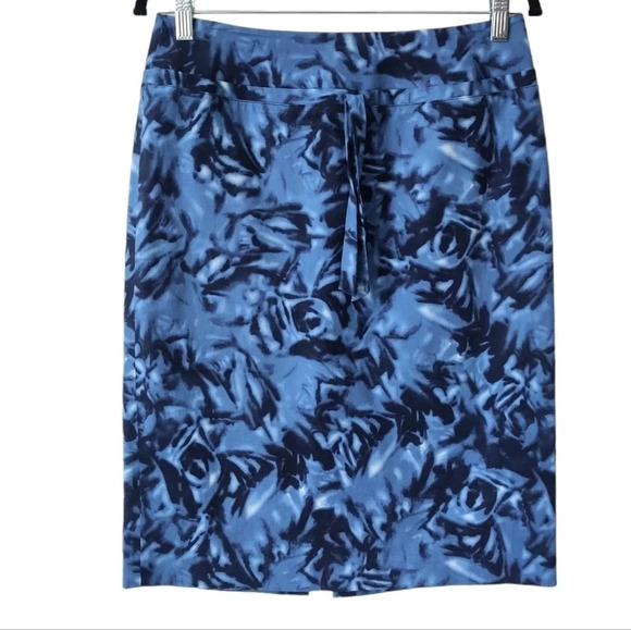 LAFAYETTE 148 NY Pencil Skirt 8 Blue Abstract Watercolor Floral - Picture 1 of 11